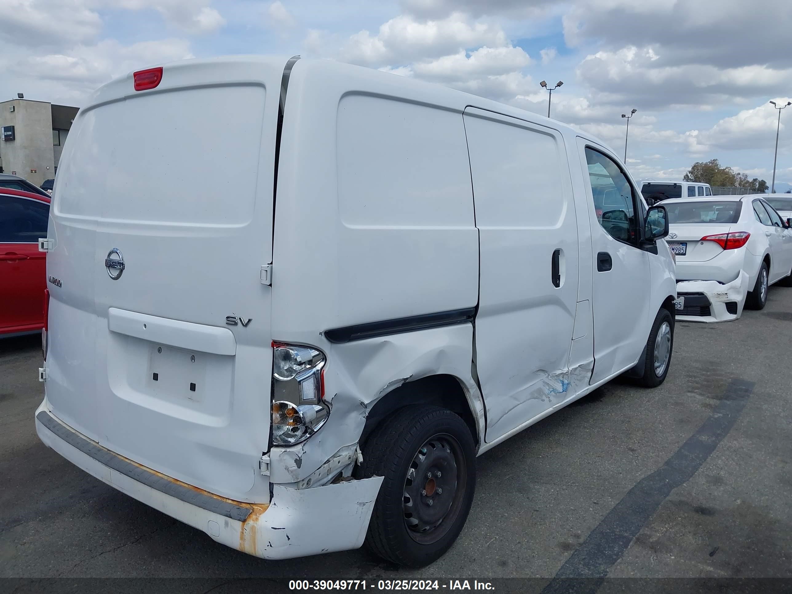 Photo 3 VIN: 3N6CM0KN2HK699756 - NISSAN NV200 