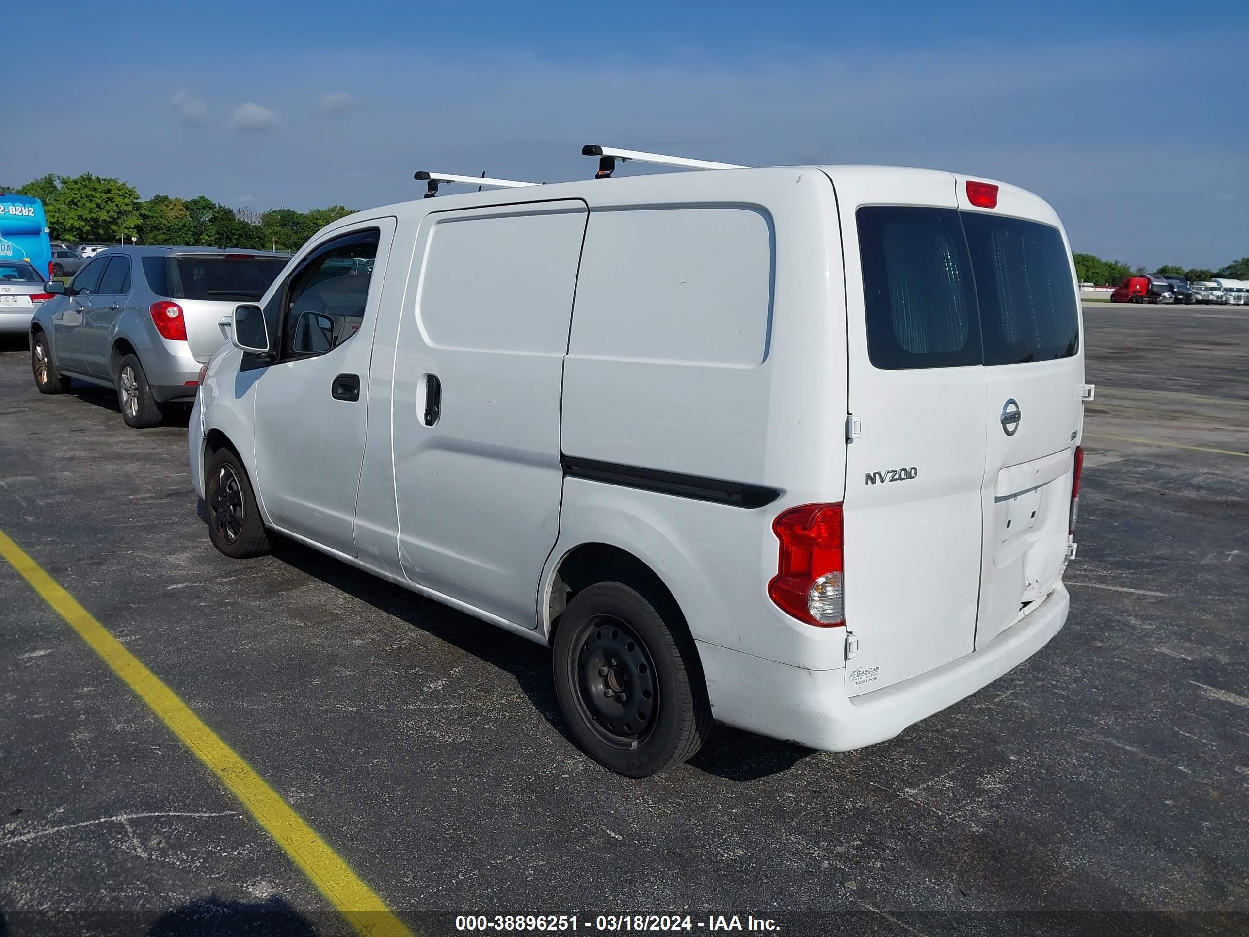 Photo 2 VIN: 3N6CM0KN3KK692239 - NISSAN NV200 