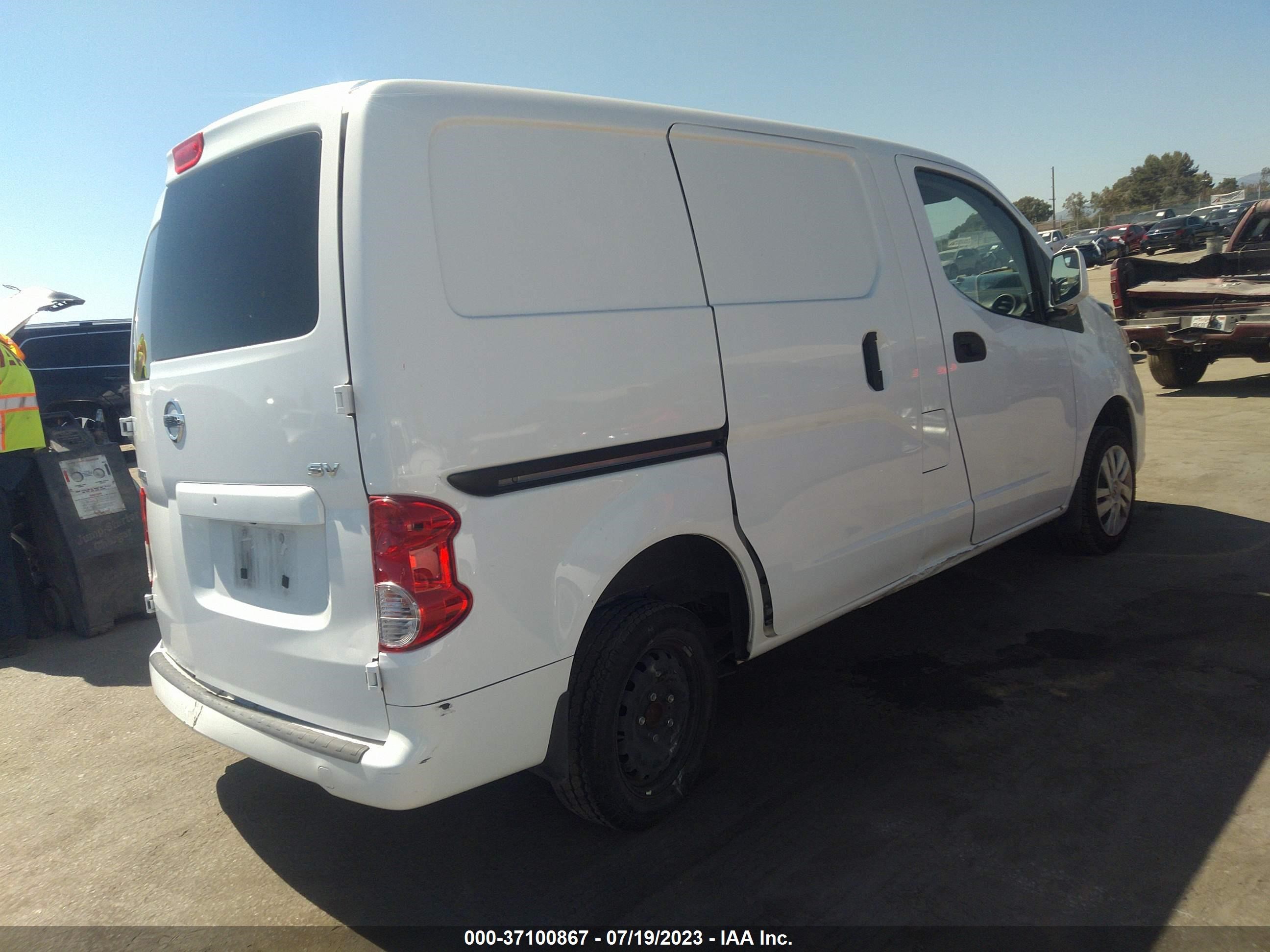 Photo 3 VIN: 3N6CM0KN3KK701747 - NISSAN NV200 