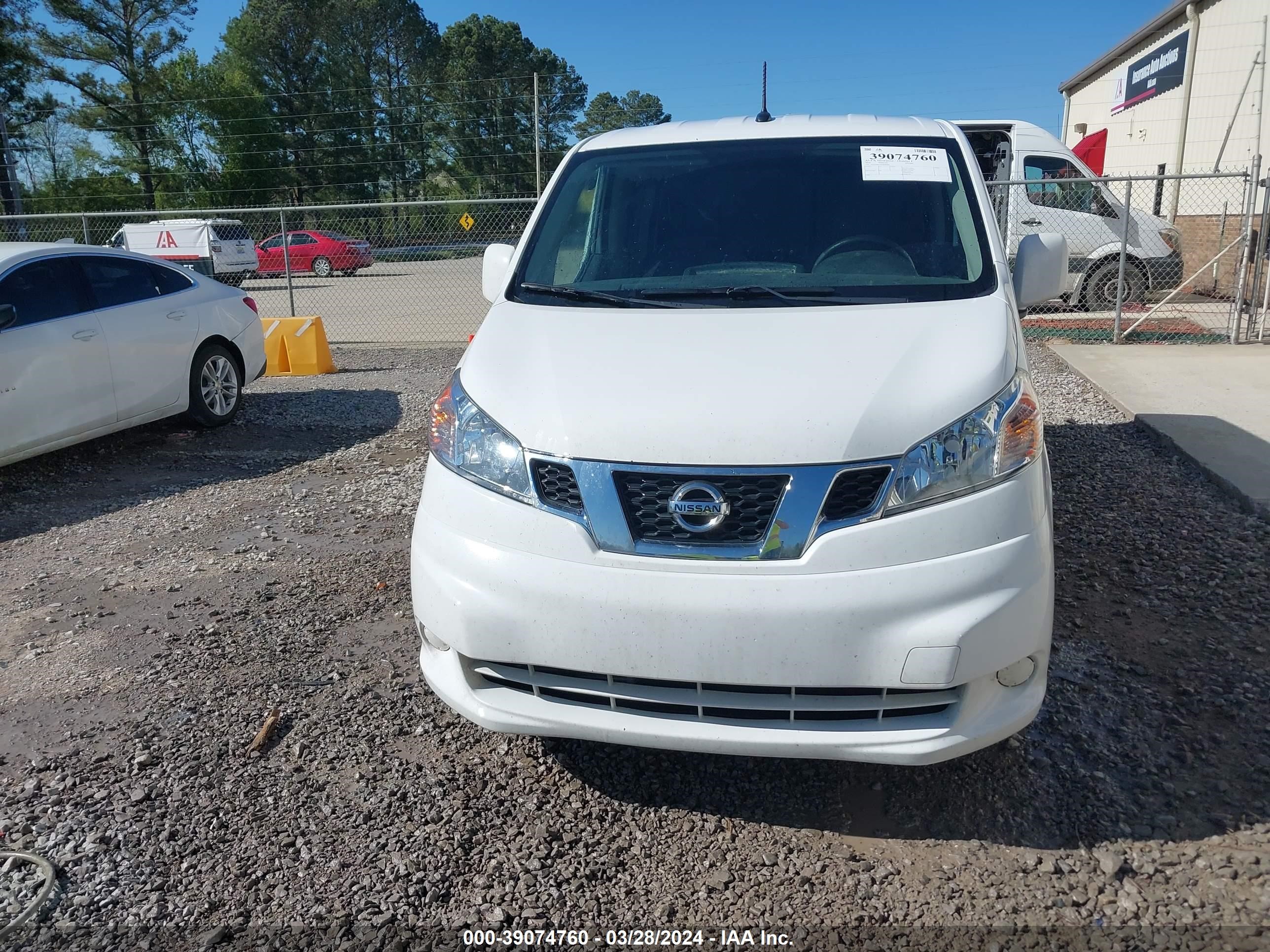 Photo 11 VIN: 3N6CM0KN3LK690461 - NISSAN NULL 