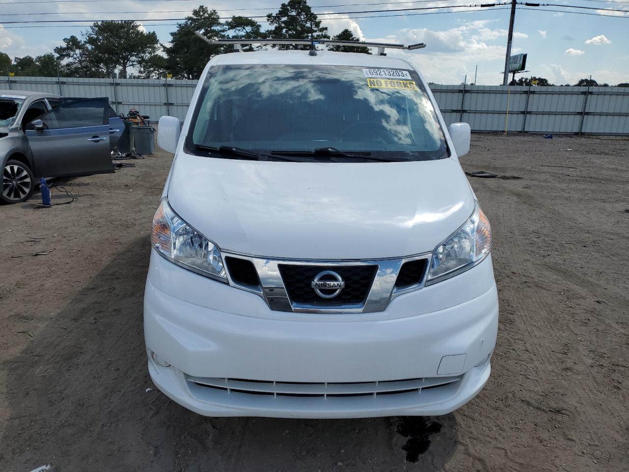 Photo 4 VIN: 3N6CM0KN4HK693618 - NISSAN NV 