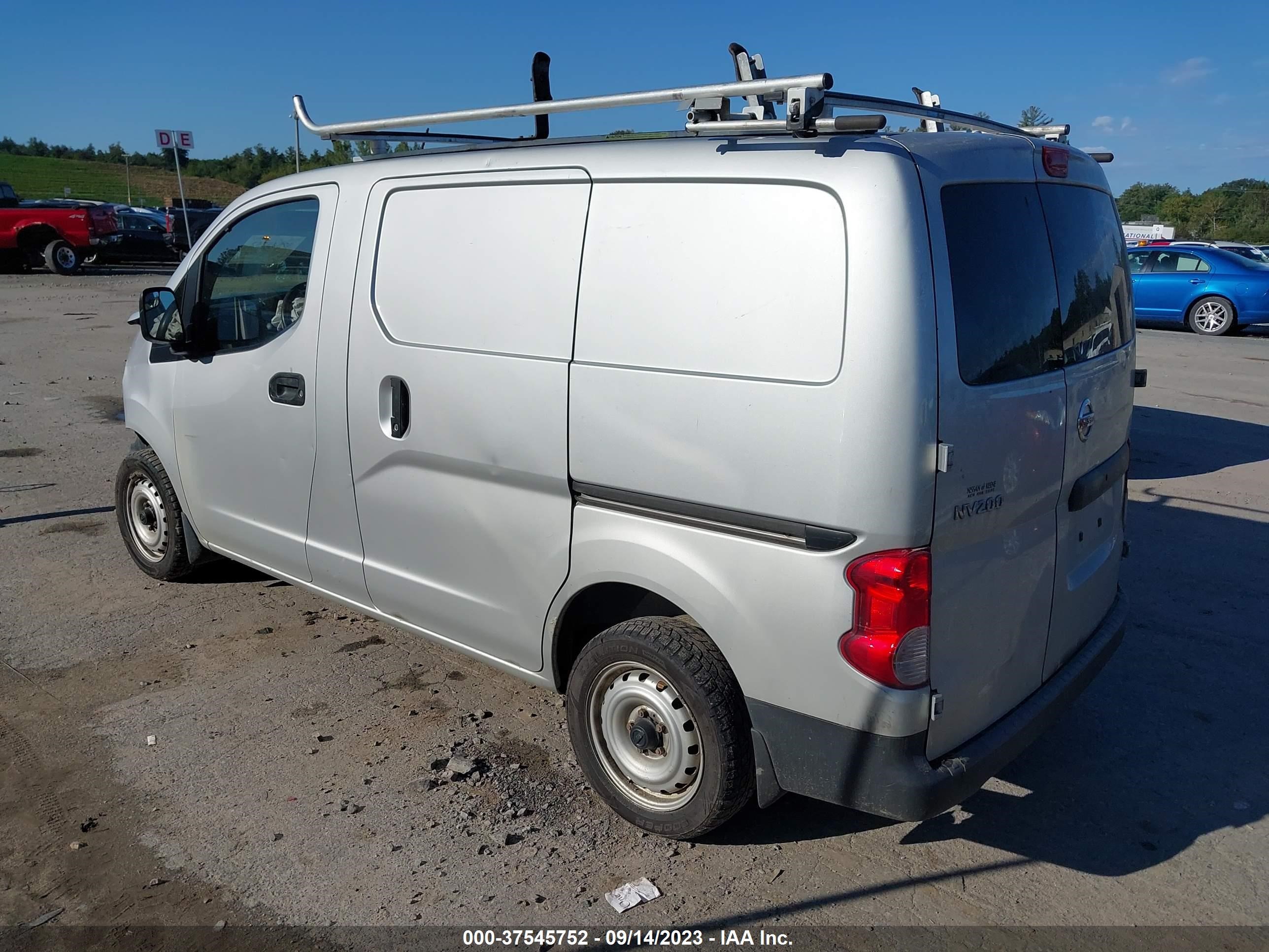 Photo 2 VIN: 3N6CM0KN4HK698415 - NISSAN NV200 