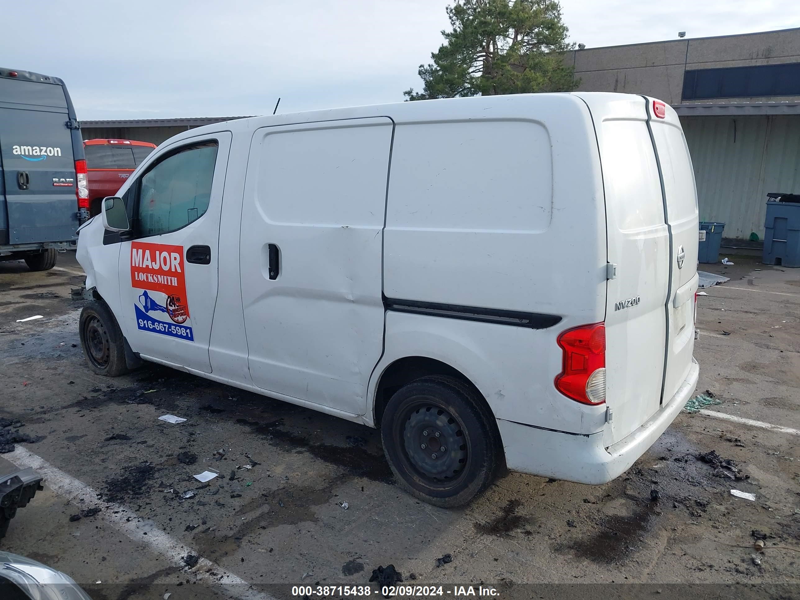 Photo 2 VIN: 3N6CM0KN4JK698100 - NISSAN NV200 