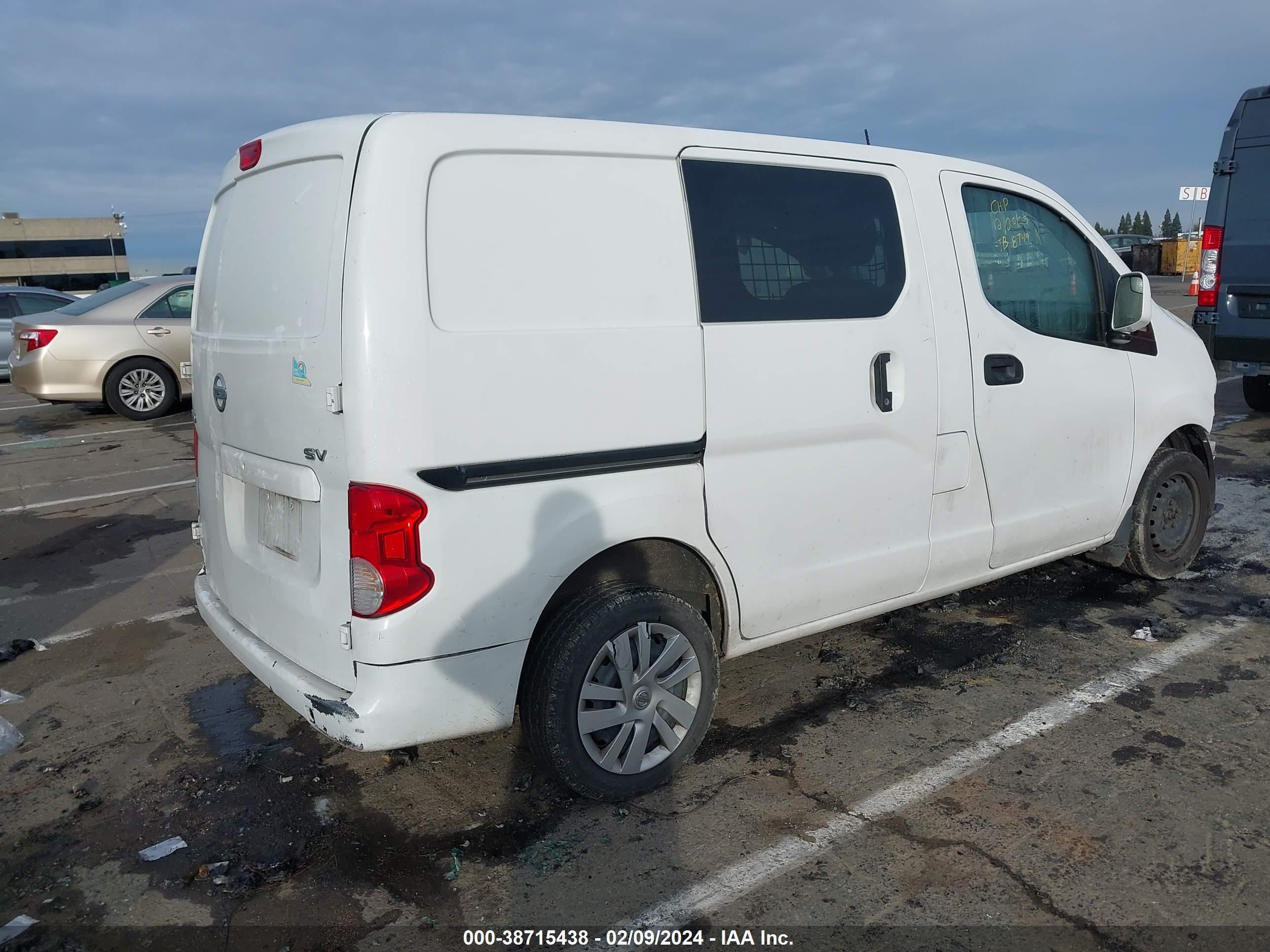 Photo 3 VIN: 3N6CM0KN4JK698100 - NISSAN NV200 