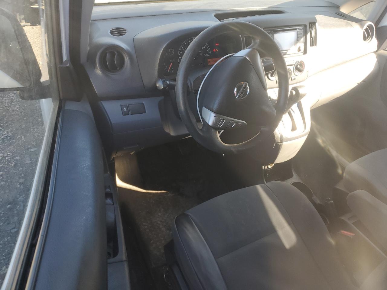 Photo 7 VIN: 3N6CM0KN5JK698347 - NISSAN NV 