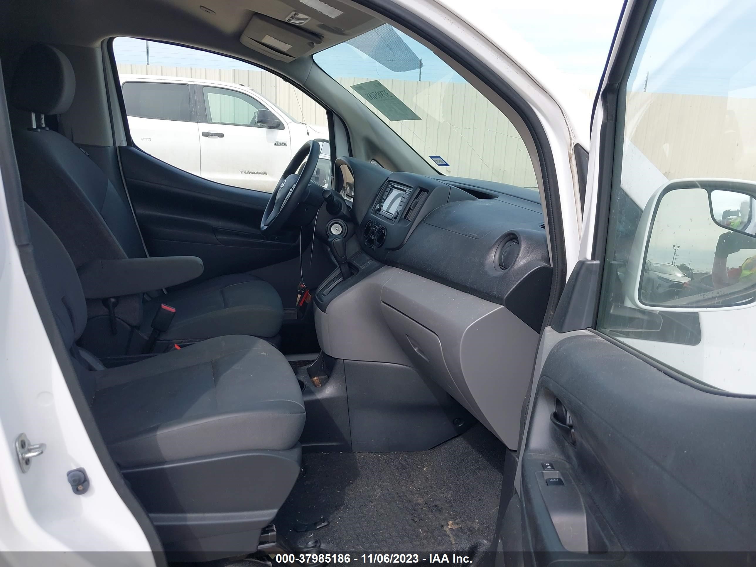 Photo 4 VIN: 3N6CM0KN5JK705314 - NISSAN NV200 