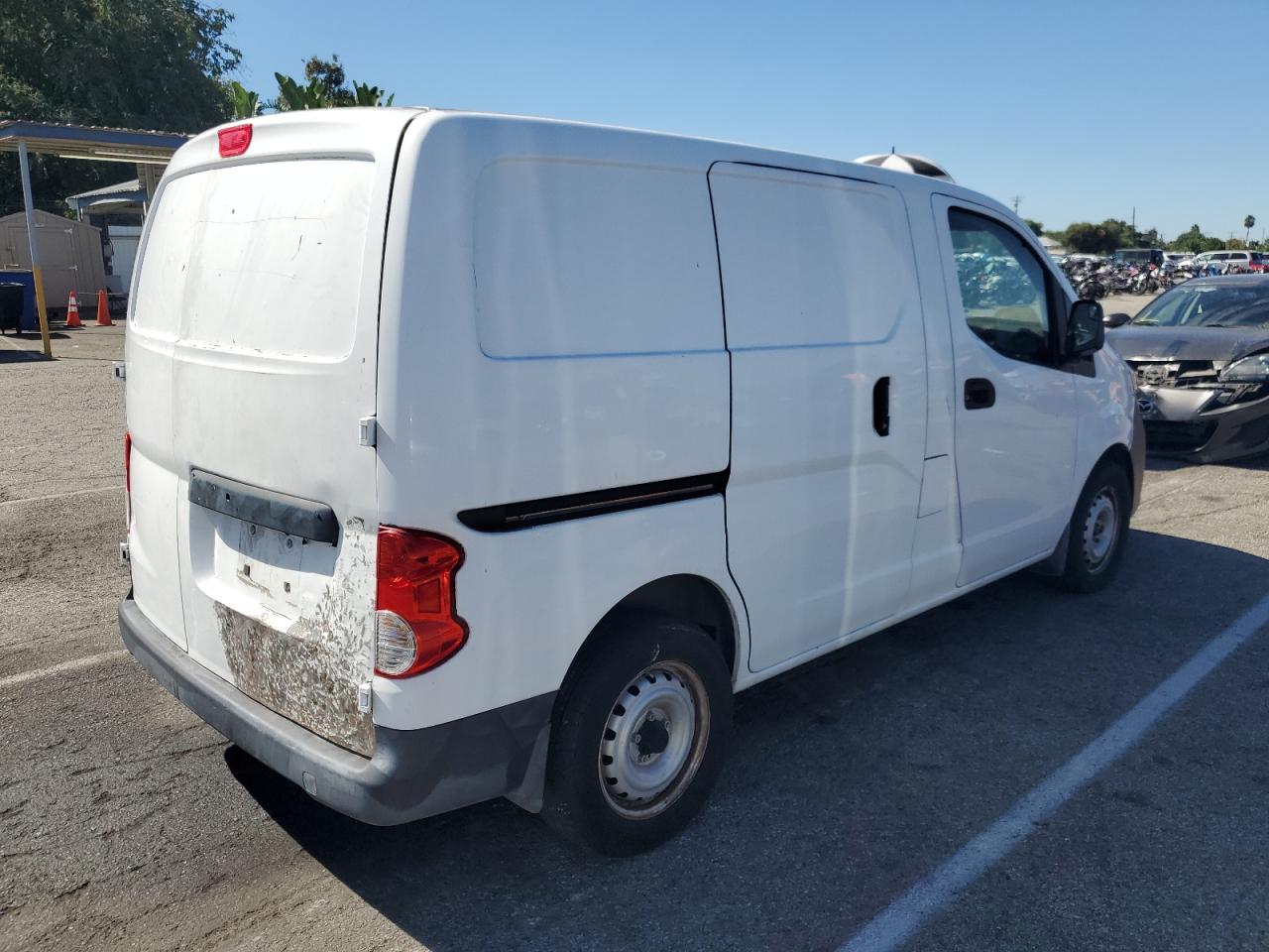 Photo 2 VIN: 3N6CM0KN6DK696286 - NISSAN NV 