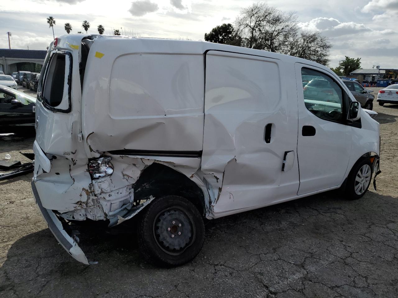 Photo 2 VIN: 3N6CM0KN6JK704690 - NISSAN NV 