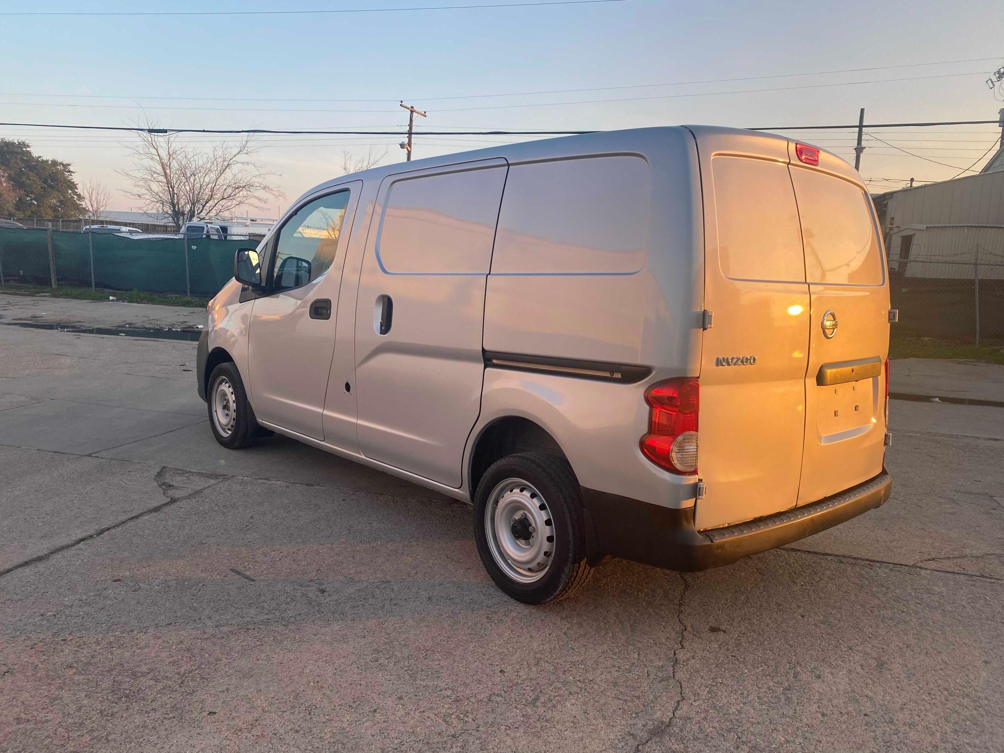 Photo 2 VIN: 3N6CM0KN6KK696088 - NISSAN NV 