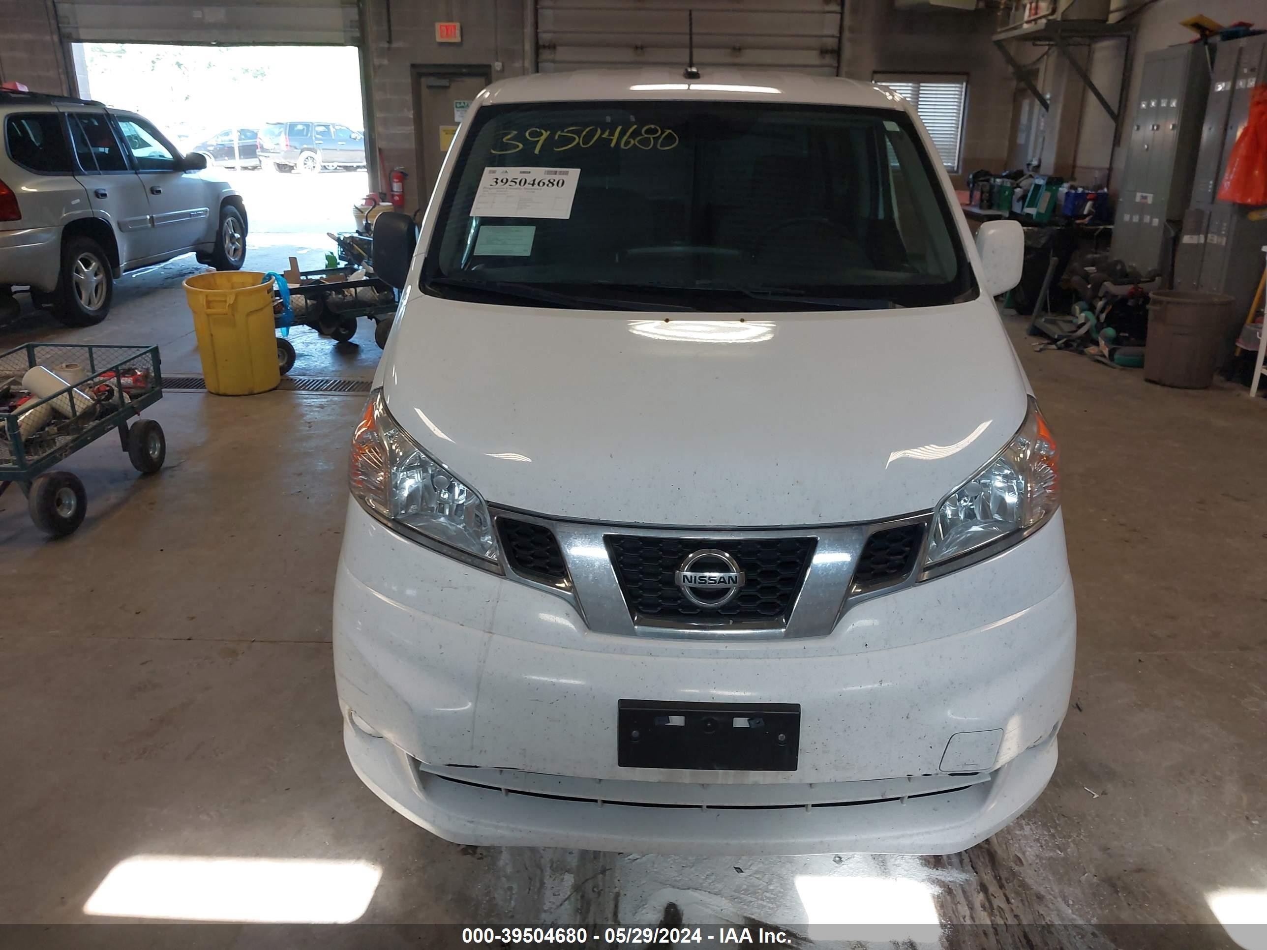 Photo 11 VIN: 3N6CM0KN6KK698570 - NISSAN NV200 