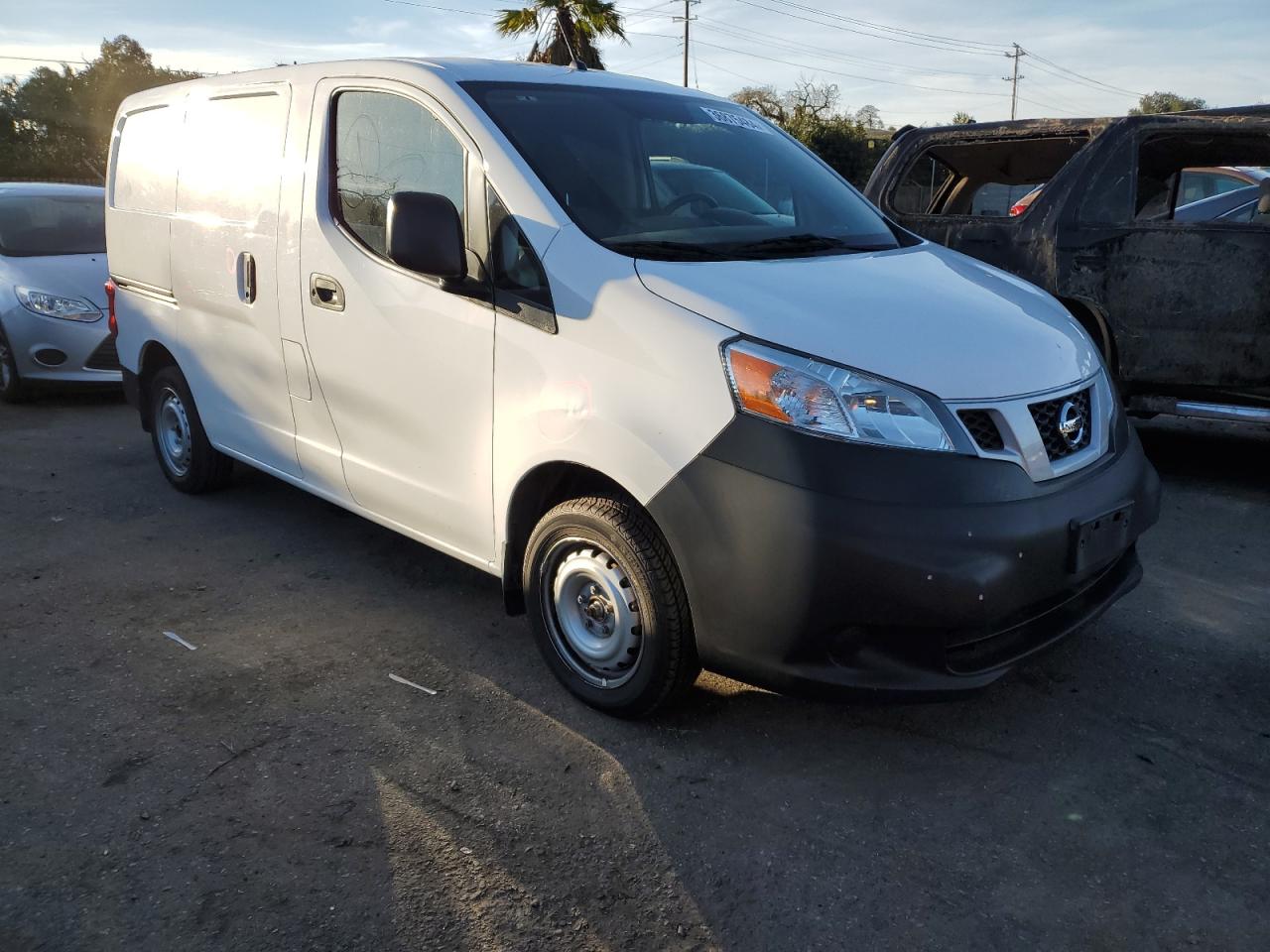 Photo 3 VIN: 3N6CM0KN6KK704108 - NISSAN NV 