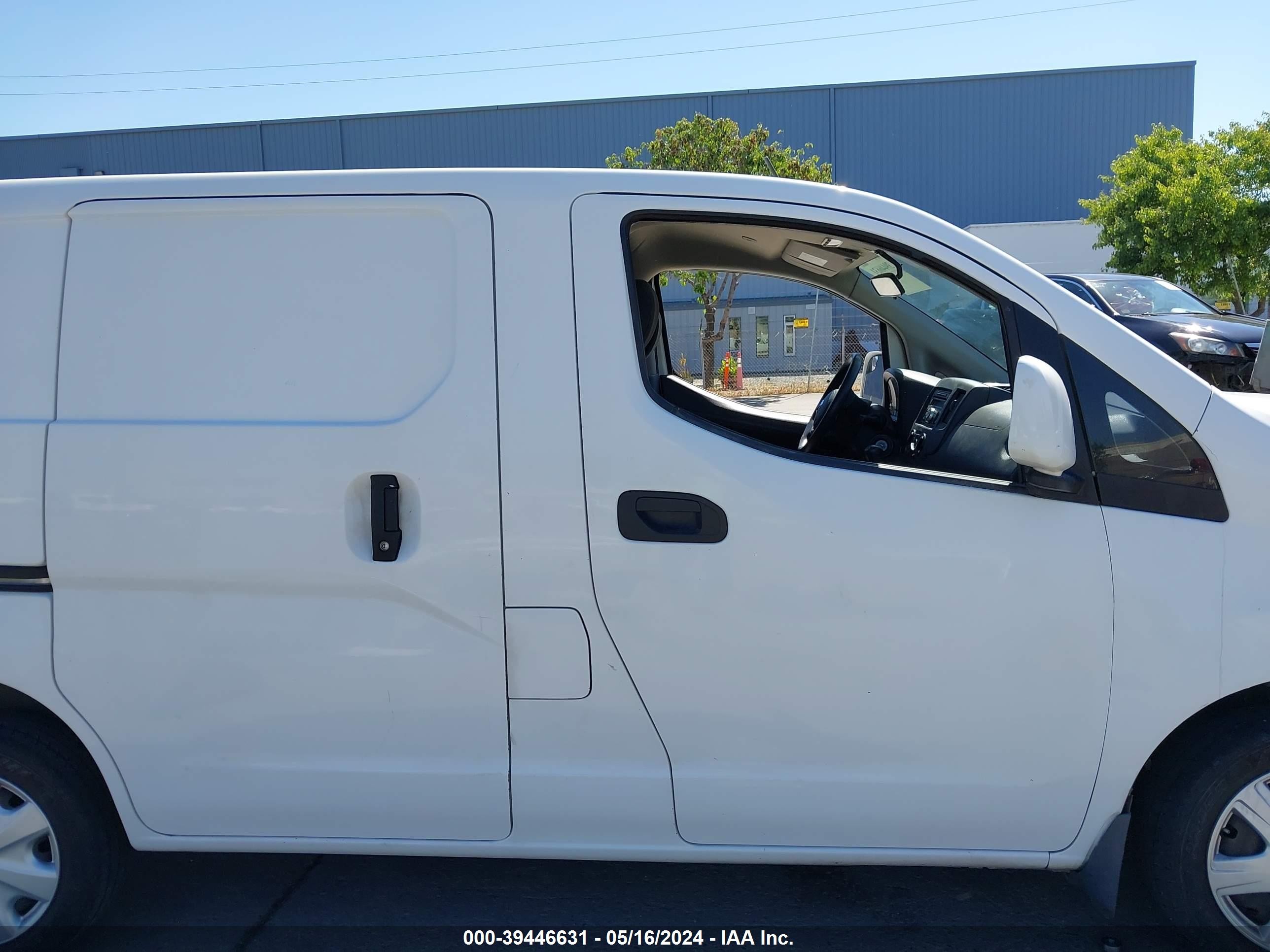 Photo 13 VIN: 3N6CM0KN7FK716564 - NISSAN NV200 