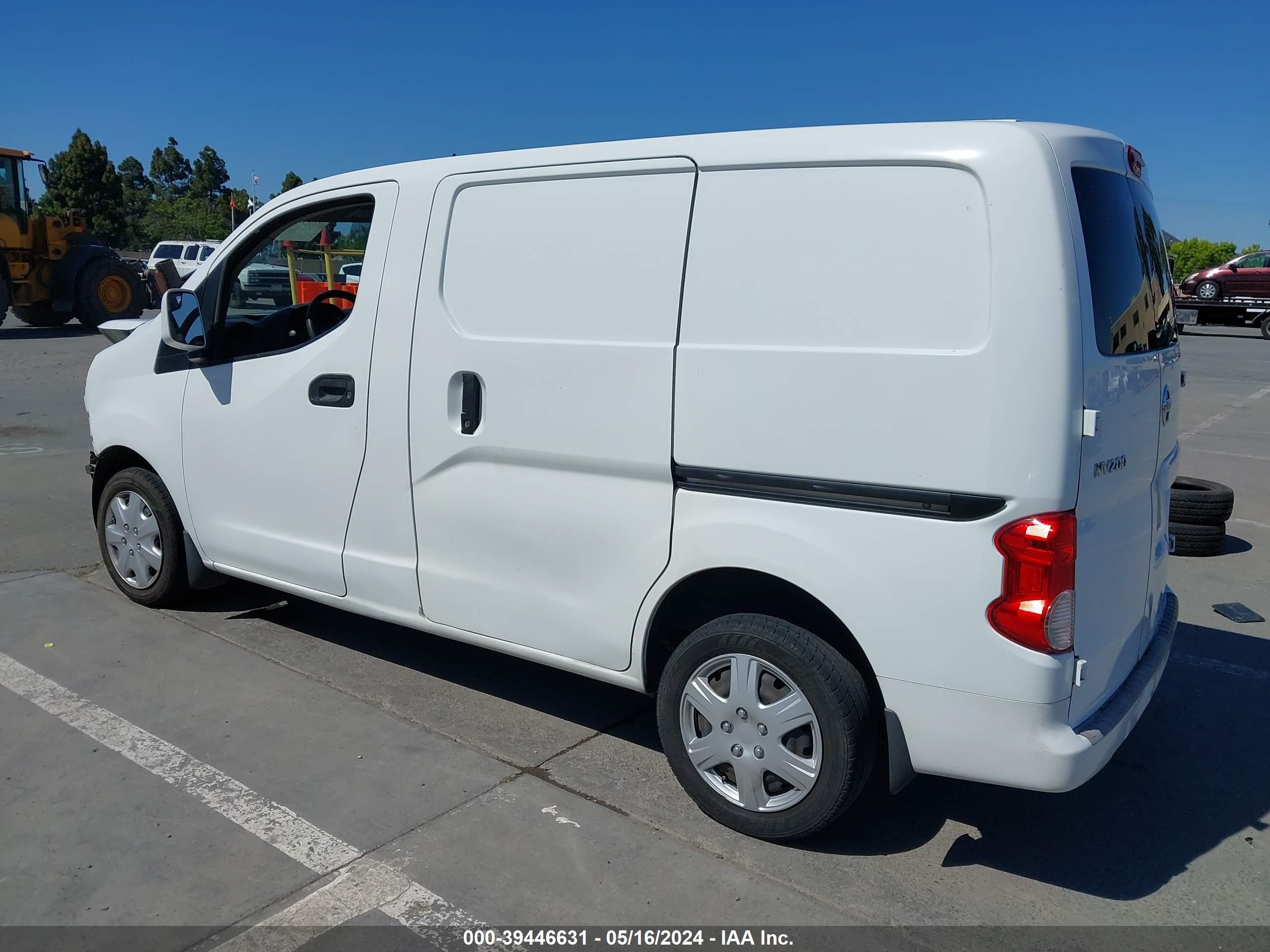 Photo 2 VIN: 3N6CM0KN7FK716564 - NISSAN NV200 