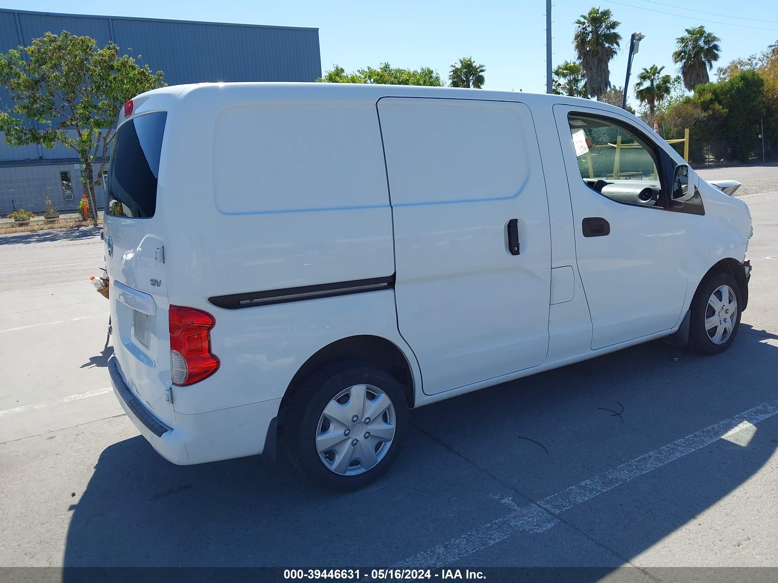 Photo 3 VIN: 3N6CM0KN7FK716564 - NISSAN NV200 