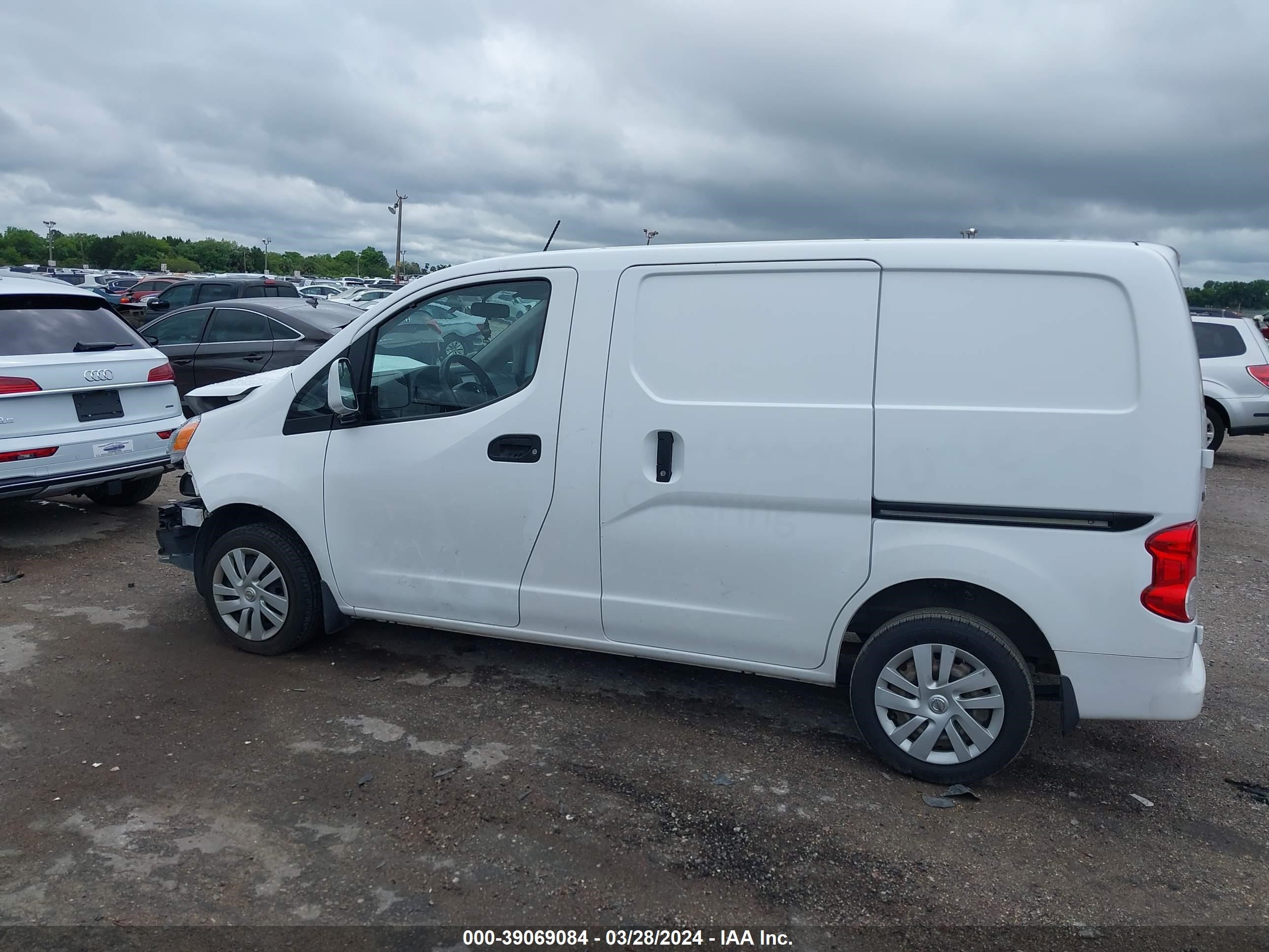 Photo 13 VIN: 3N6CM0KN7JK695594 - NISSAN NV200 