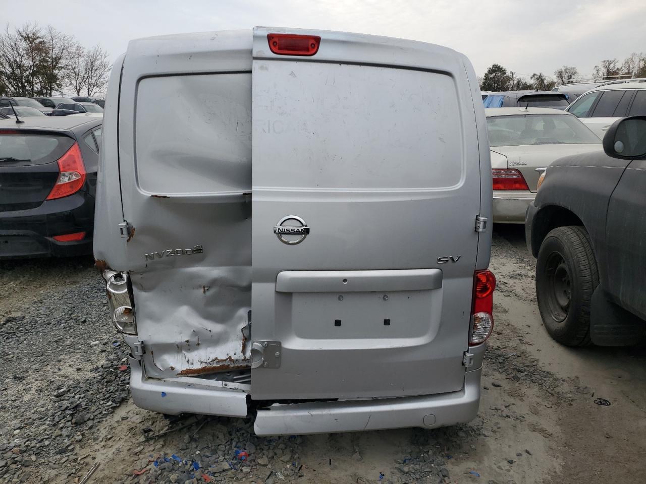 Photo 5 VIN: 3N6CM0KN7JK698334 - NISSAN NV 