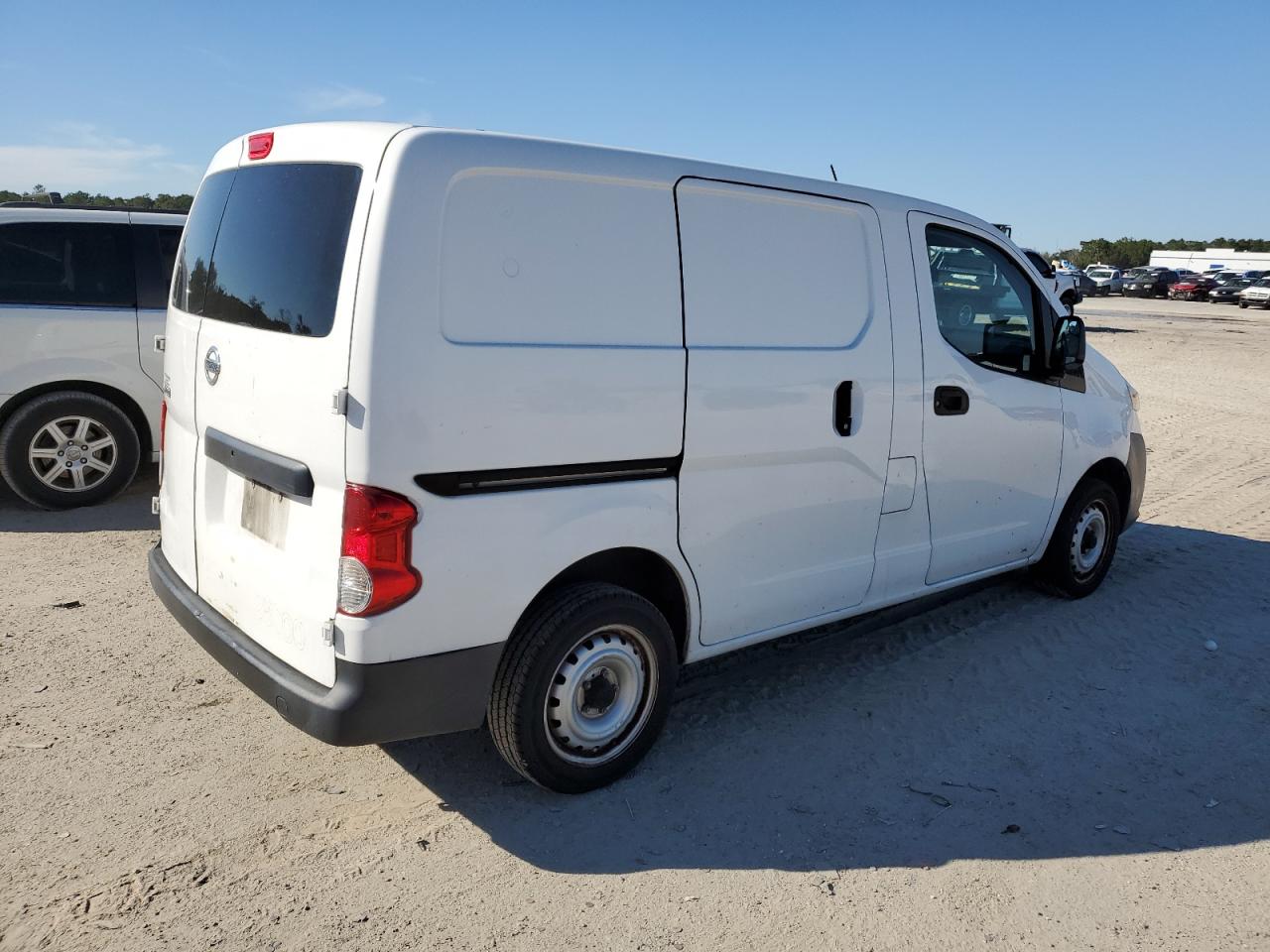 Photo 2 VIN: 3N6CM0KN7JK701216 - NISSAN NV 