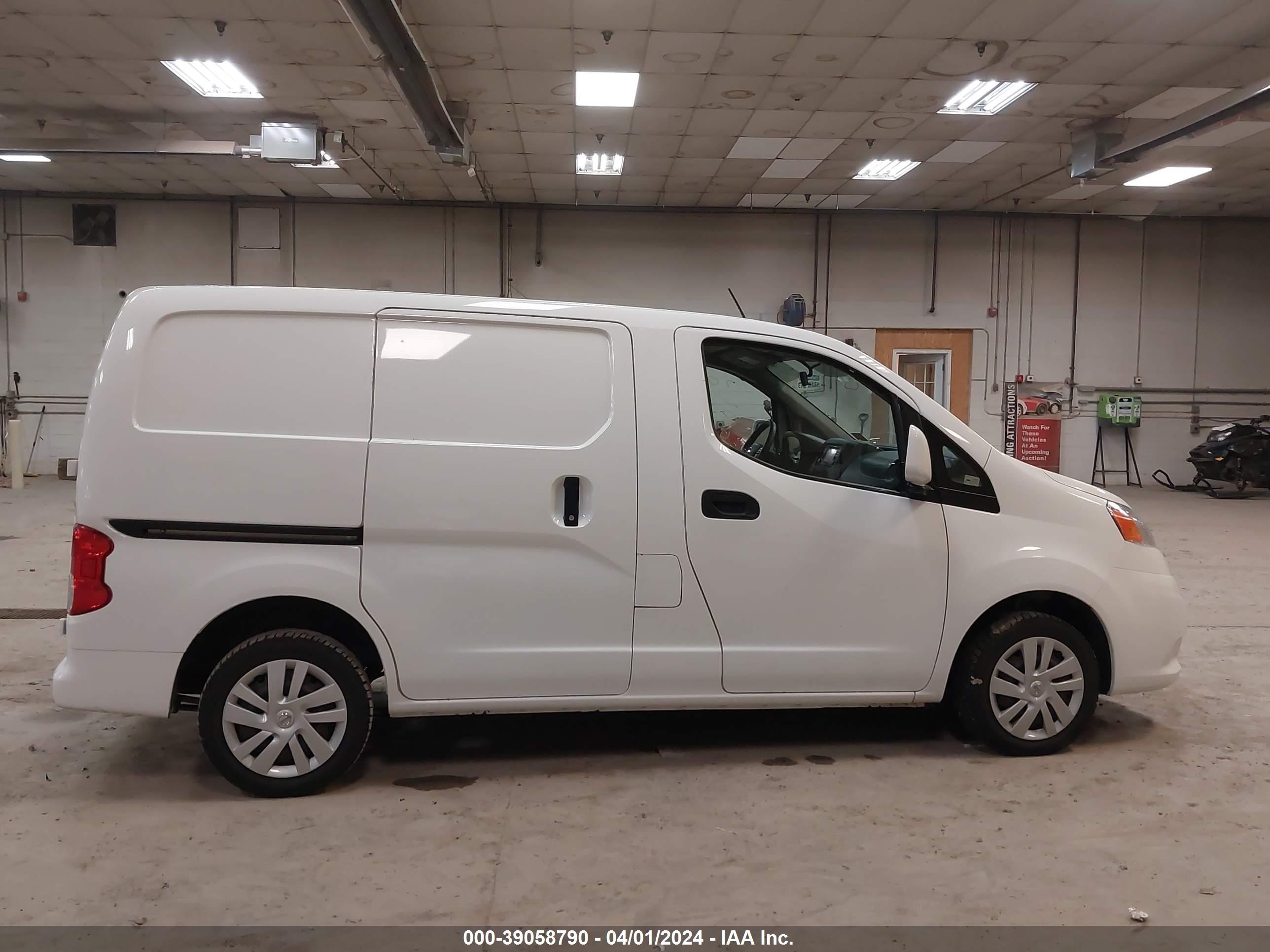 Photo 12 VIN: 3N6CM0KN7JK704682 - NISSAN NV200 