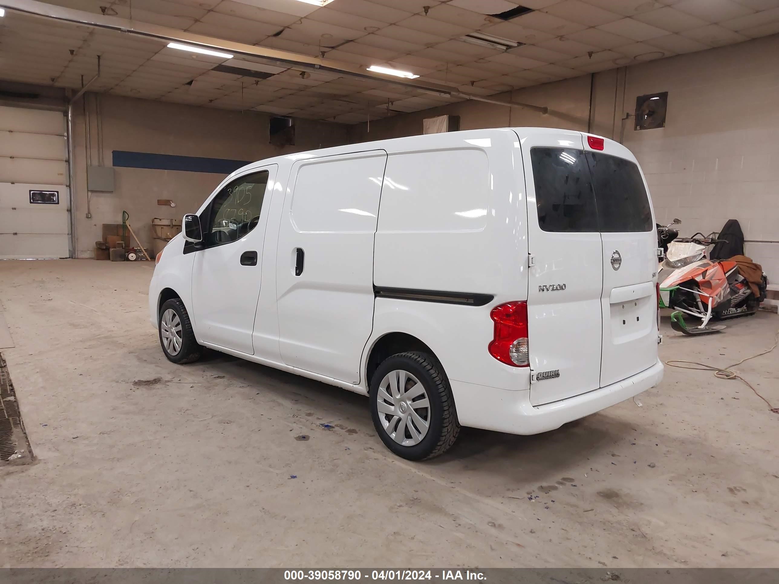 Photo 2 VIN: 3N6CM0KN7JK704682 - NISSAN NV200 