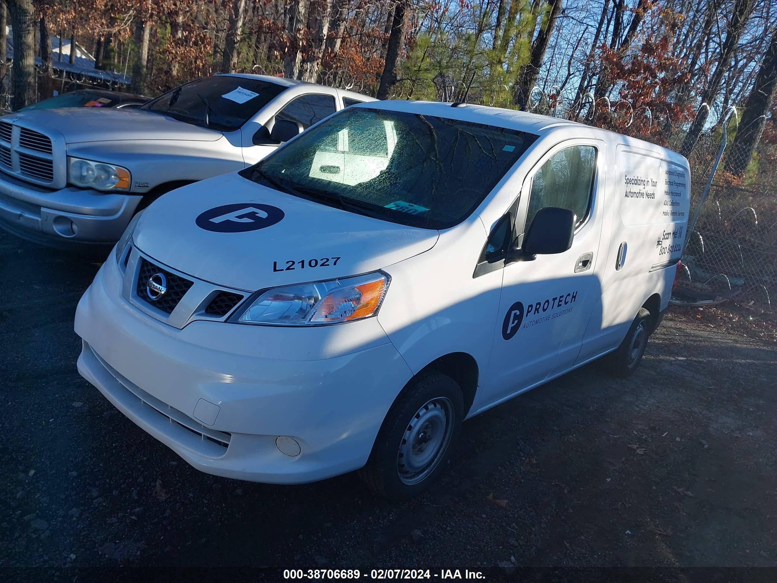 Photo 1 VIN: 3N6CM0KN7LK694786 - NISSAN NV200 