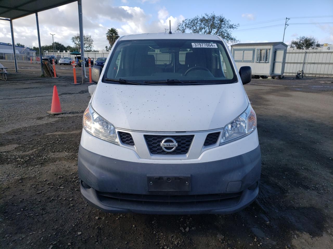 Photo 4 VIN: 3N6CM0KN8FK735303 - NISSAN NV 