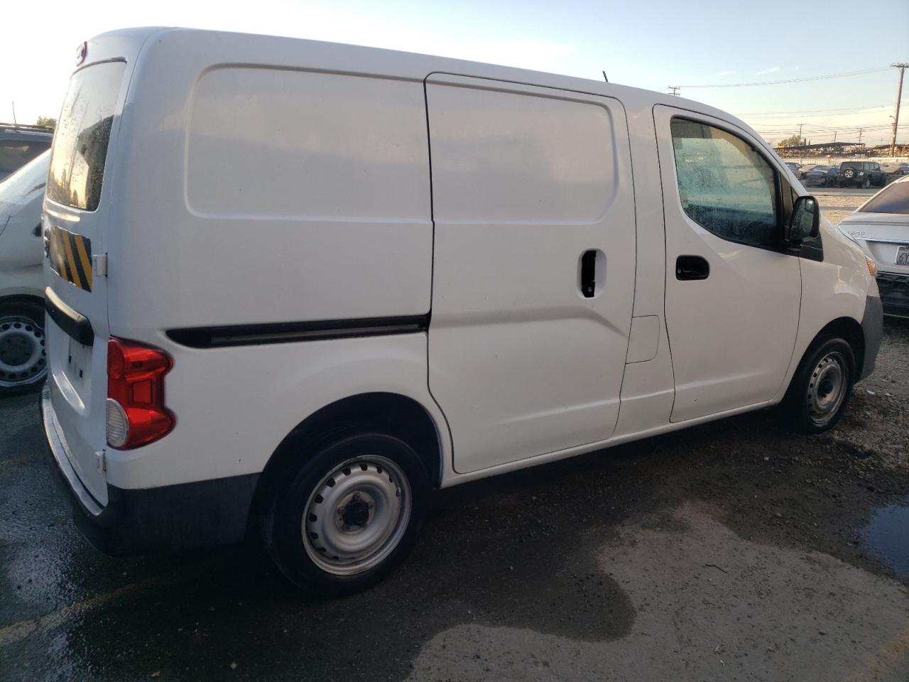 Photo 2 VIN: 3N6CM0KN8GK693118 - NISSAN NV 