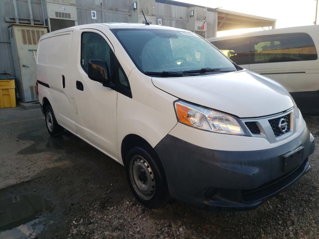 Photo 3 VIN: 3N6CM0KN8GK693118 - NISSAN NV 