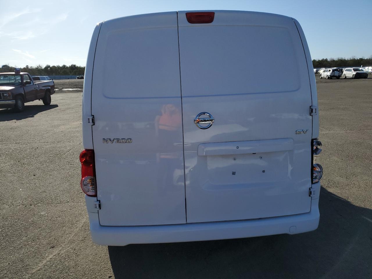 Photo 5 VIN: 3N6CM0KN8JK700415 - NISSAN NV 