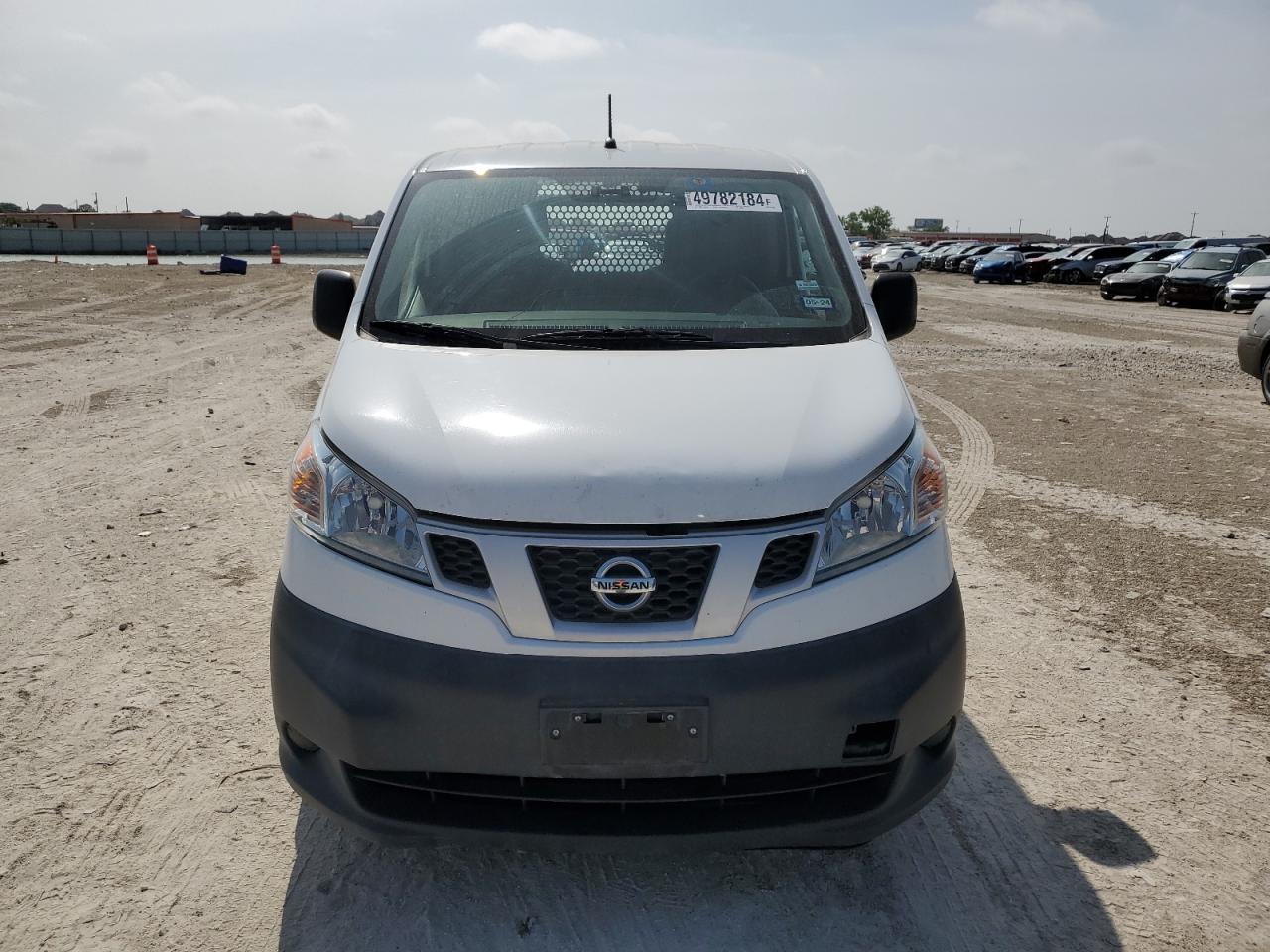 Photo 4 VIN: 3N6CM0KN8JK700933 - NISSAN NV 