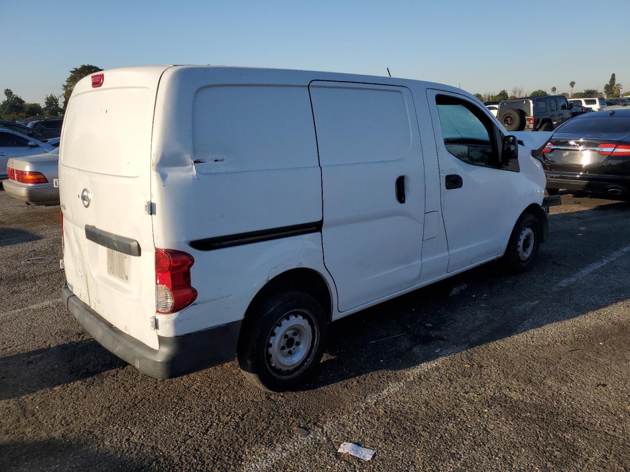 Photo 2 VIN: 3N6CM0KN9FK701533 - NISSAN NV200 