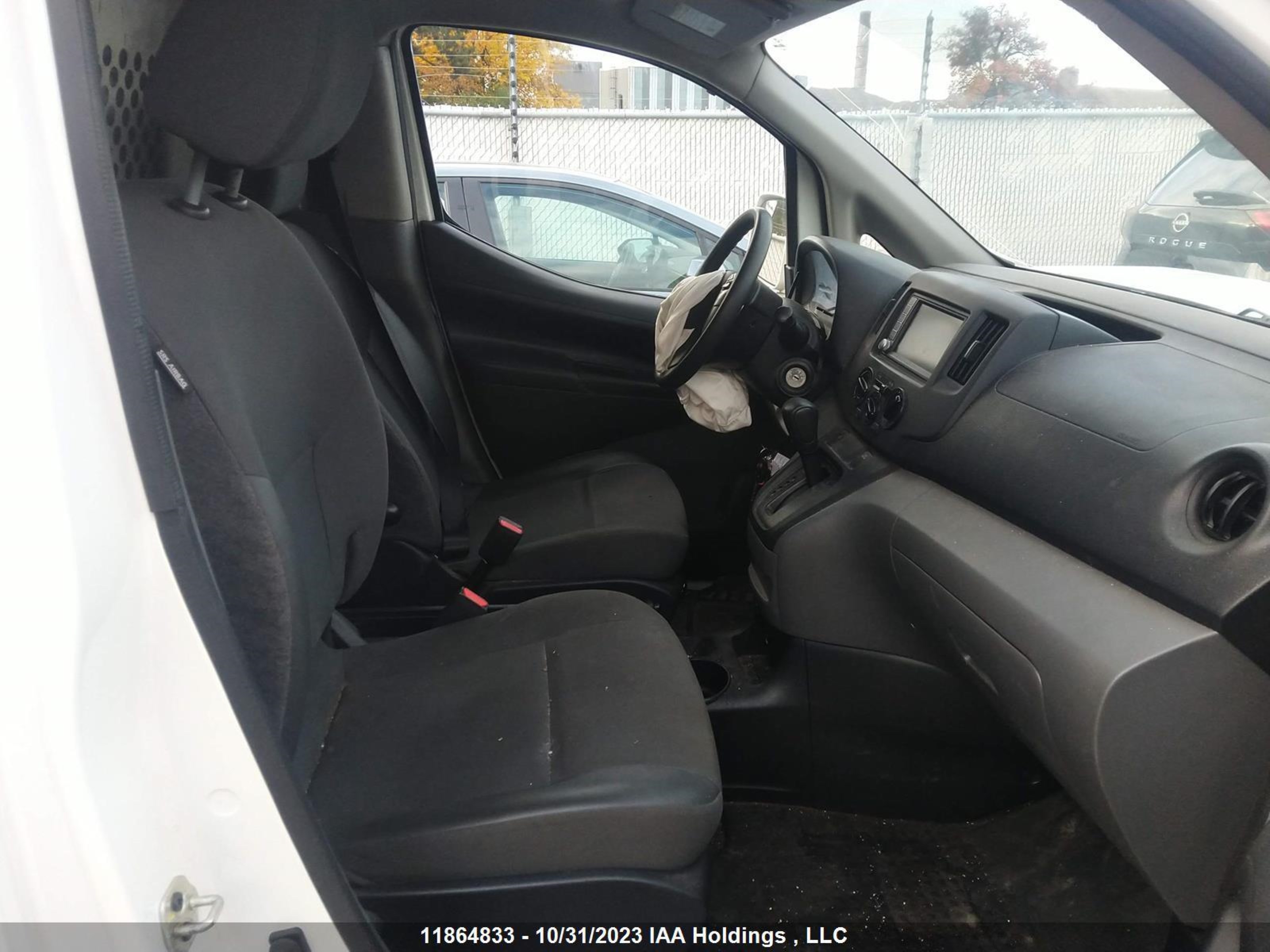 Photo 4 VIN: 3N6CM0KN9LK691260 - NISSAN ALL 