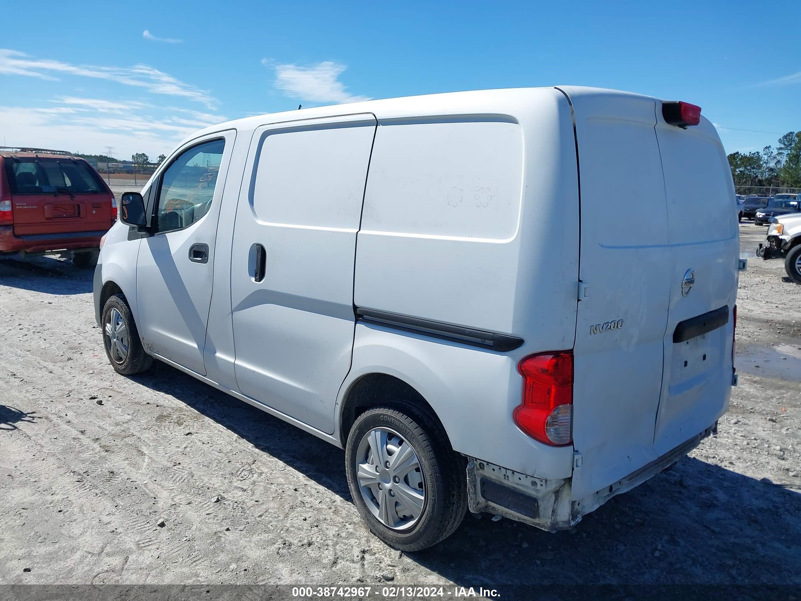 Photo 2 VIN: 3N6CM0KNXHK704184 - NISSAN NV200 