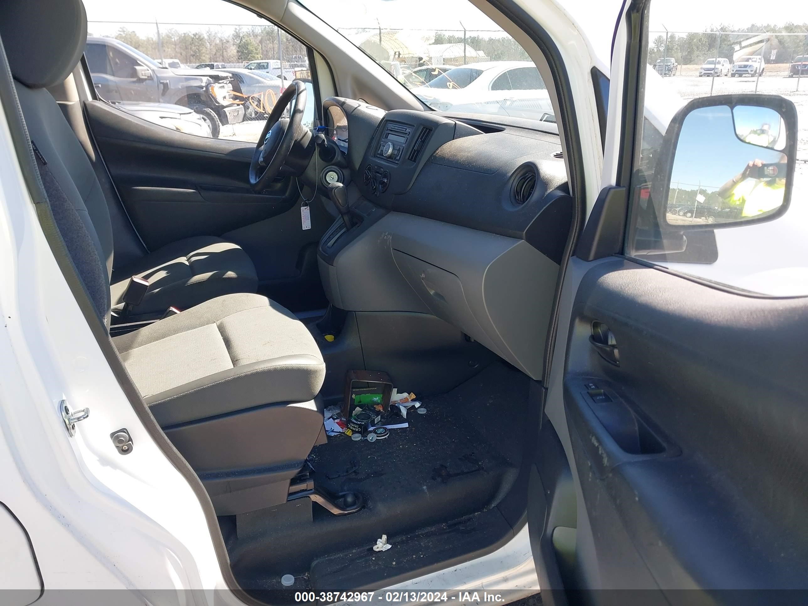 Photo 4 VIN: 3N6CM0KNXHK704184 - NISSAN NV200 