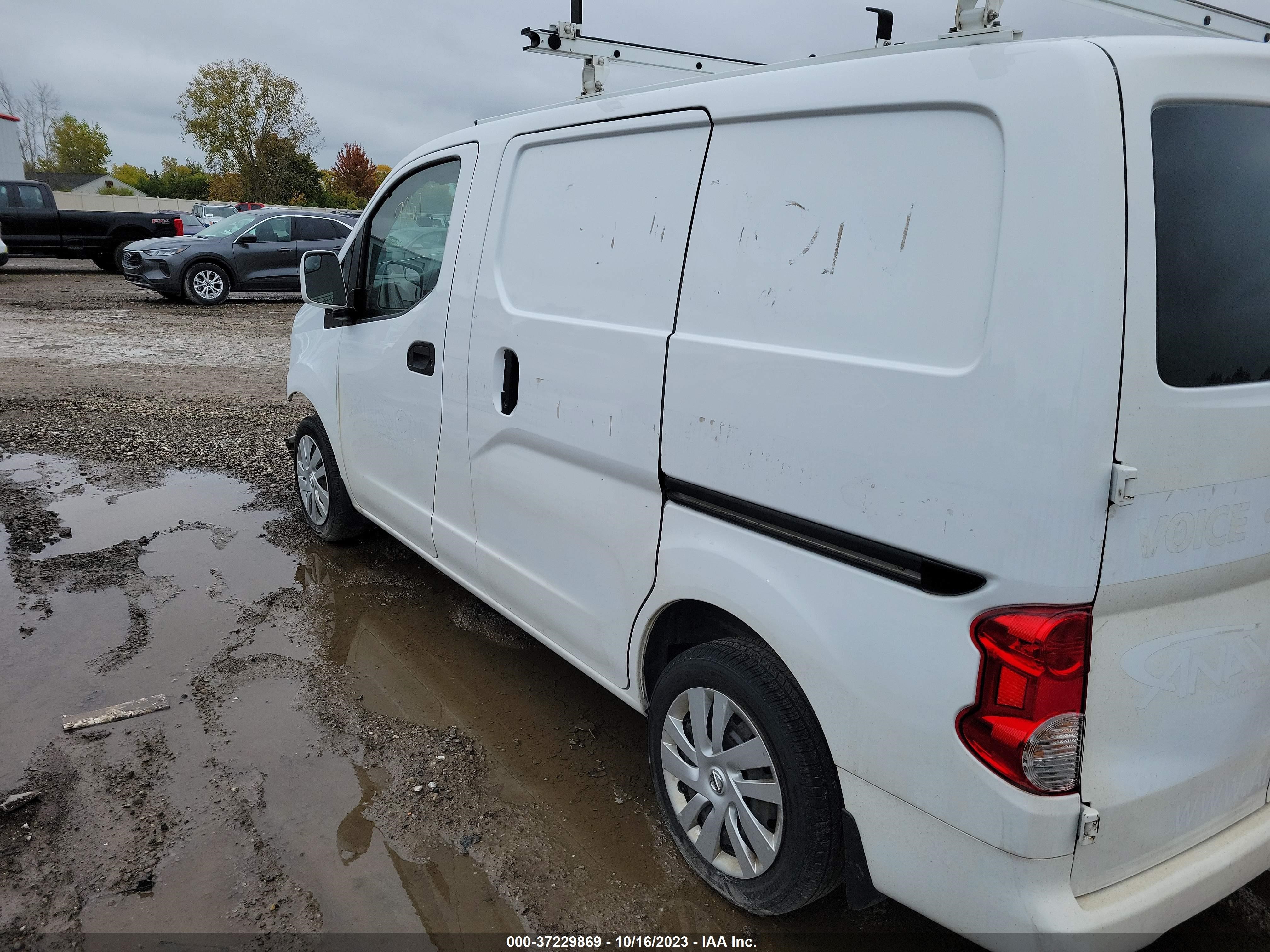 Photo 2 VIN: 3N6CM0KNXJK701565 - NISSAN NV200 