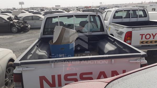 Photo 6 VIN: 3N6DD23X4GK011433 - NISSAN PICKUP 