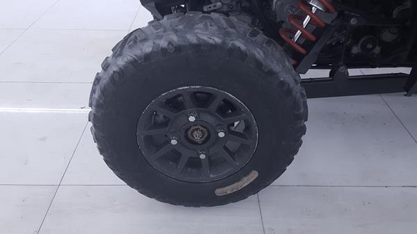 Photo 28 VIN: 3NSVFE921JF944543 - POLARIS RZR 1000CC 