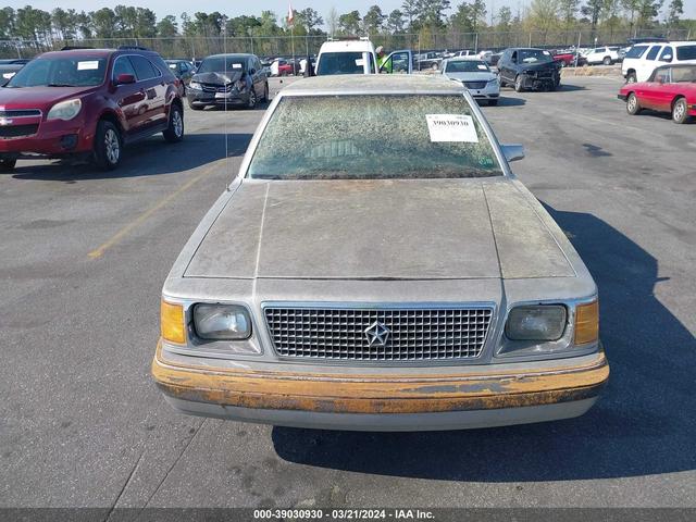 Photo 11 VIN: 3P3BP26C5FV806904 - PLYMOUTH RELIANT 