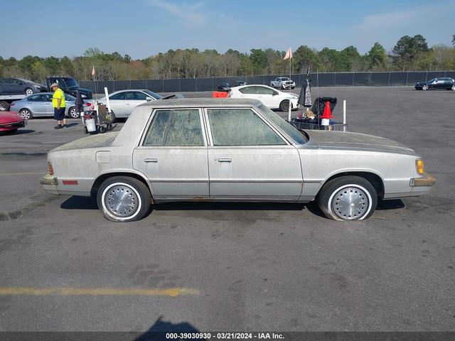 Photo 12 VIN: 3P3BP26C5FV806904 - PLYMOUTH RELIANT 