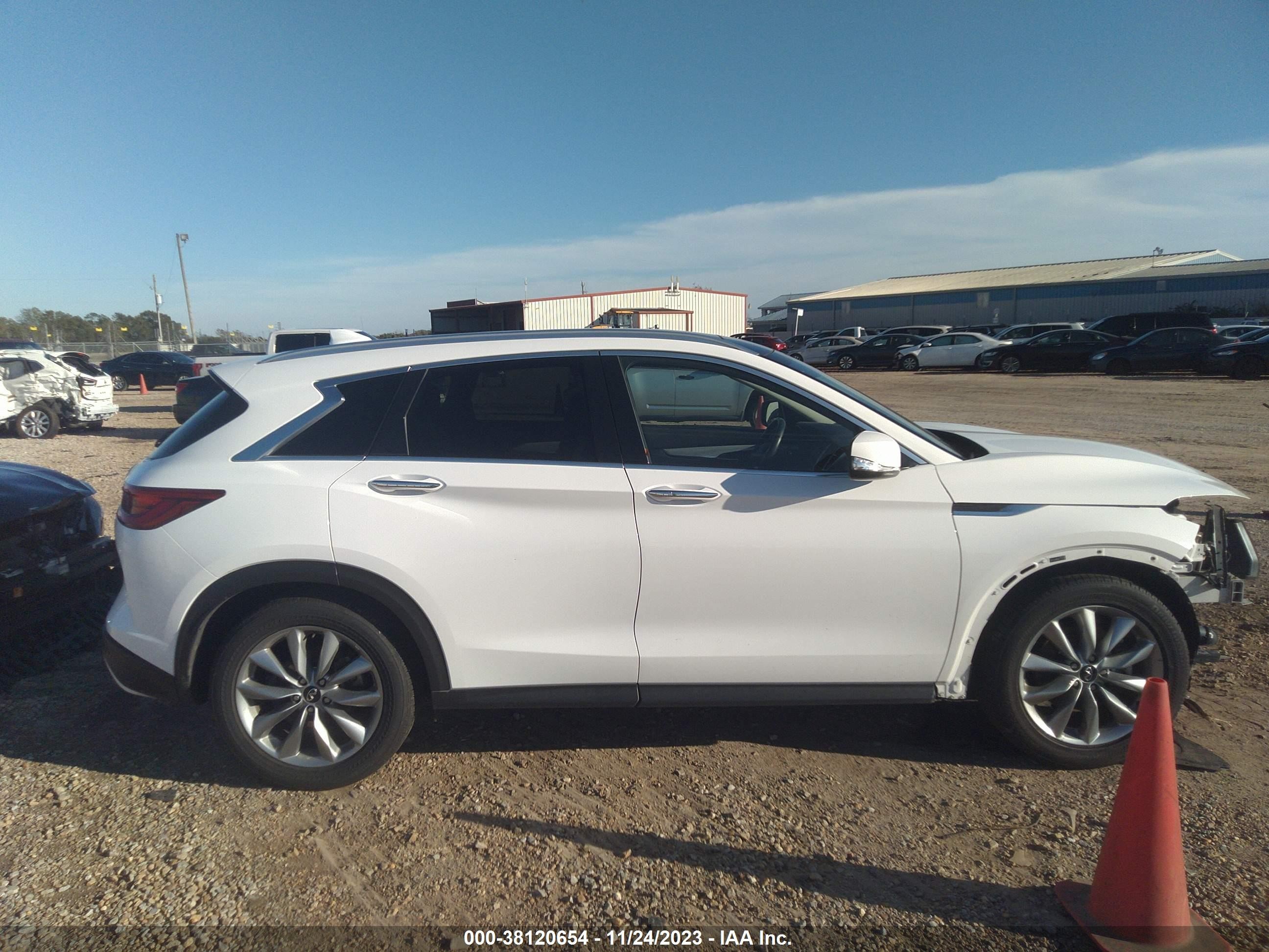 Photo 12 VIN: 3PCAJ5BB8MF113134 - INFINITI QX50 