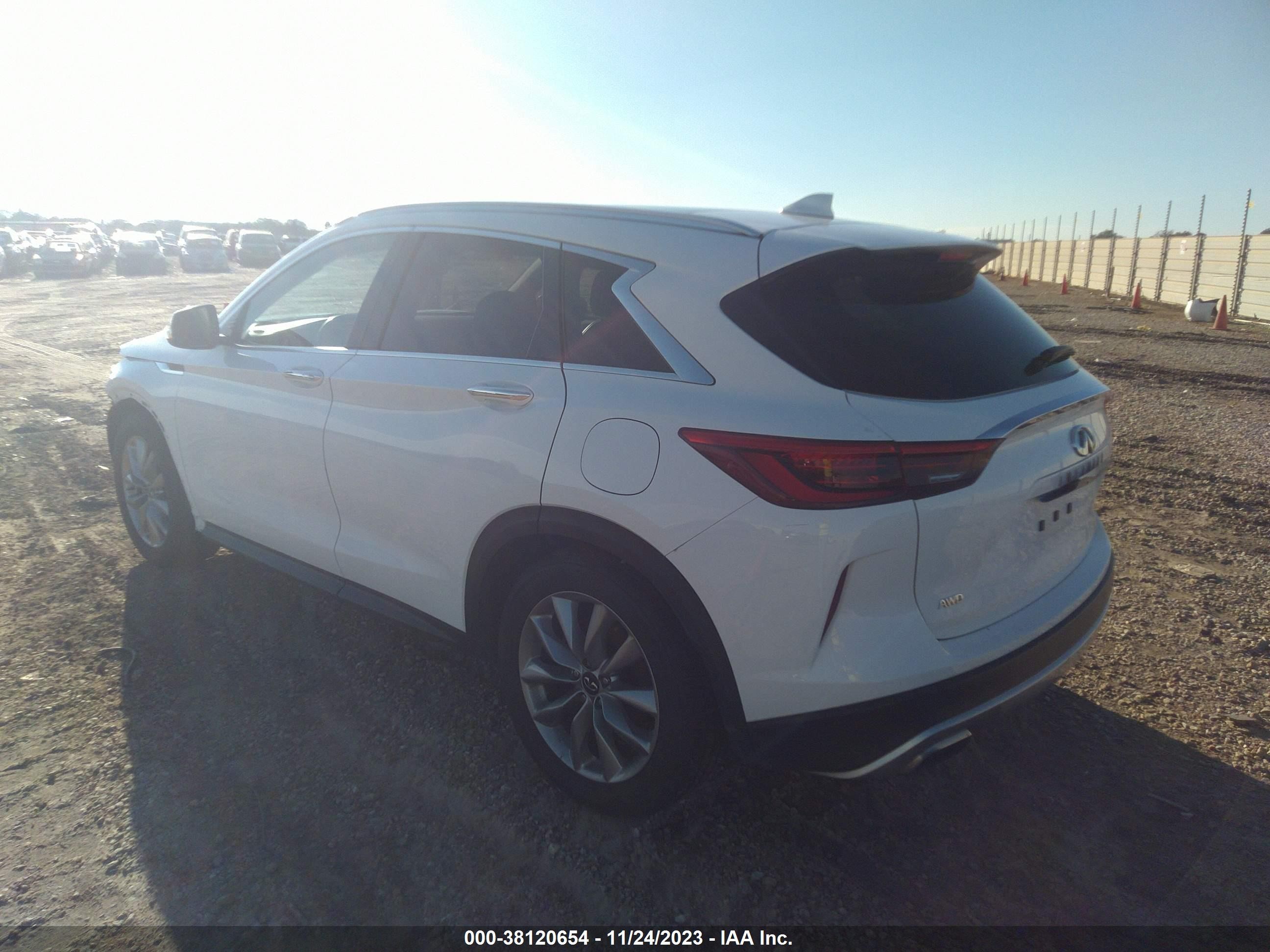 Photo 2 VIN: 3PCAJ5BB8MF113134 - INFINITI QX50 