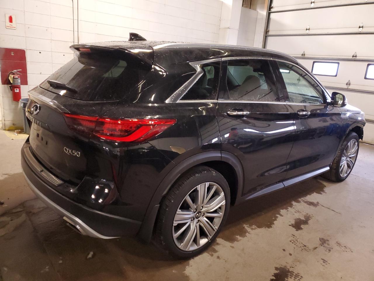 Photo 2 VIN: 3PCAJ5EB4NF113239 - INFINITI QX50 