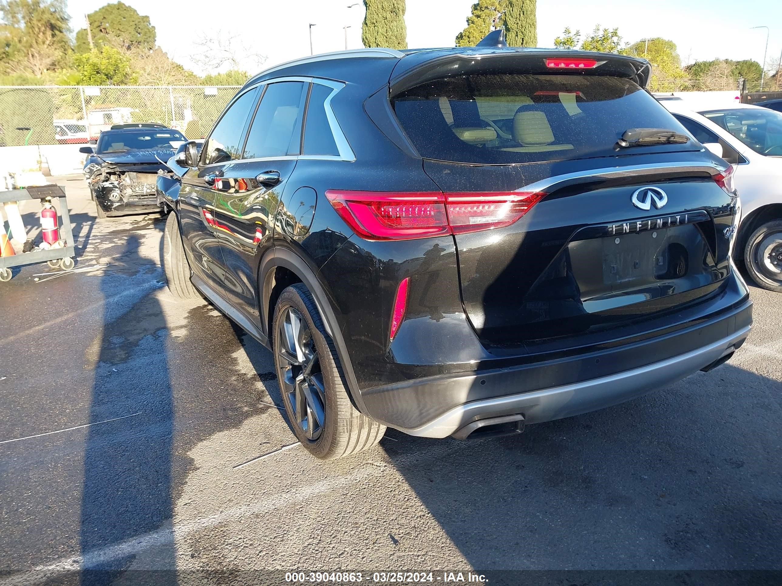 Photo 2 VIN: 3PCAJ5M16KF127275 - INFINITI QX50 