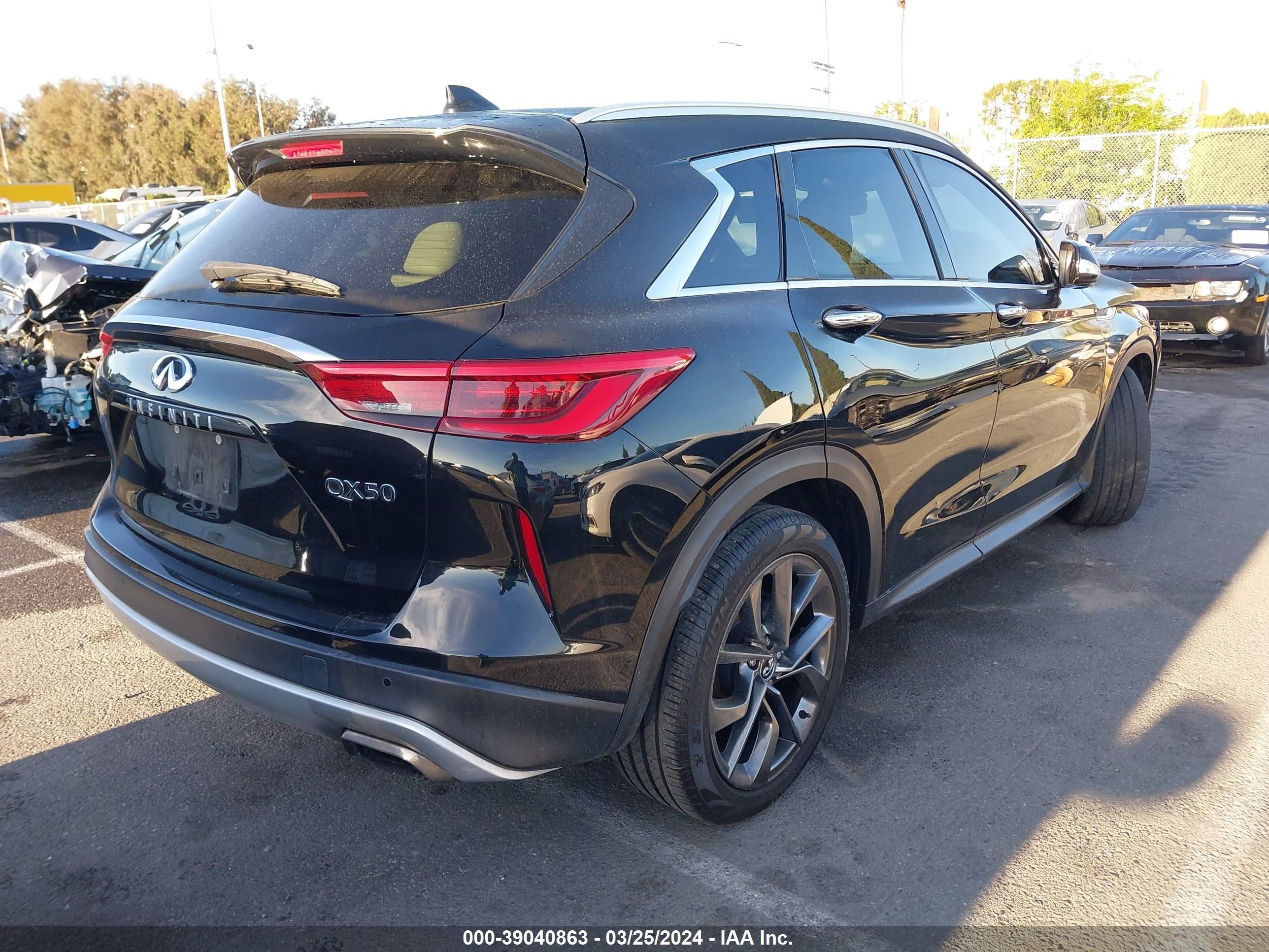 Photo 3 VIN: 3PCAJ5M16KF127275 - INFINITI QX50 