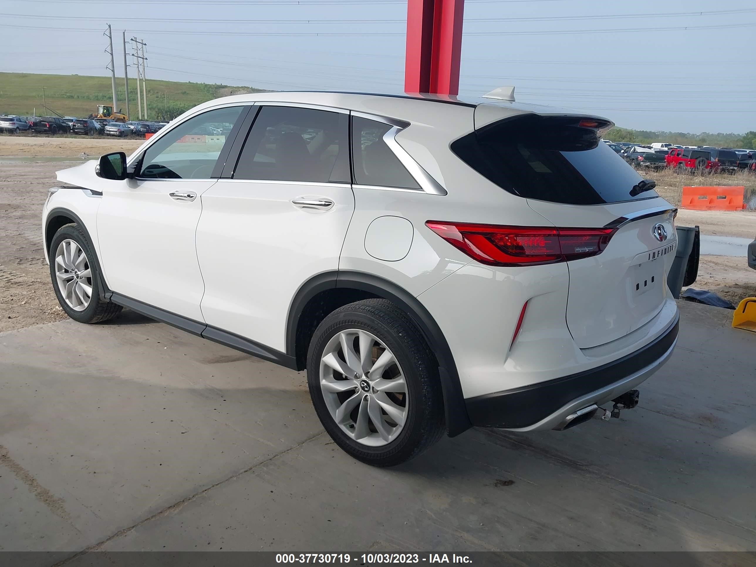 Photo 2 VIN: 3PCAJ5M17KF112154 - INFINITI QX50 