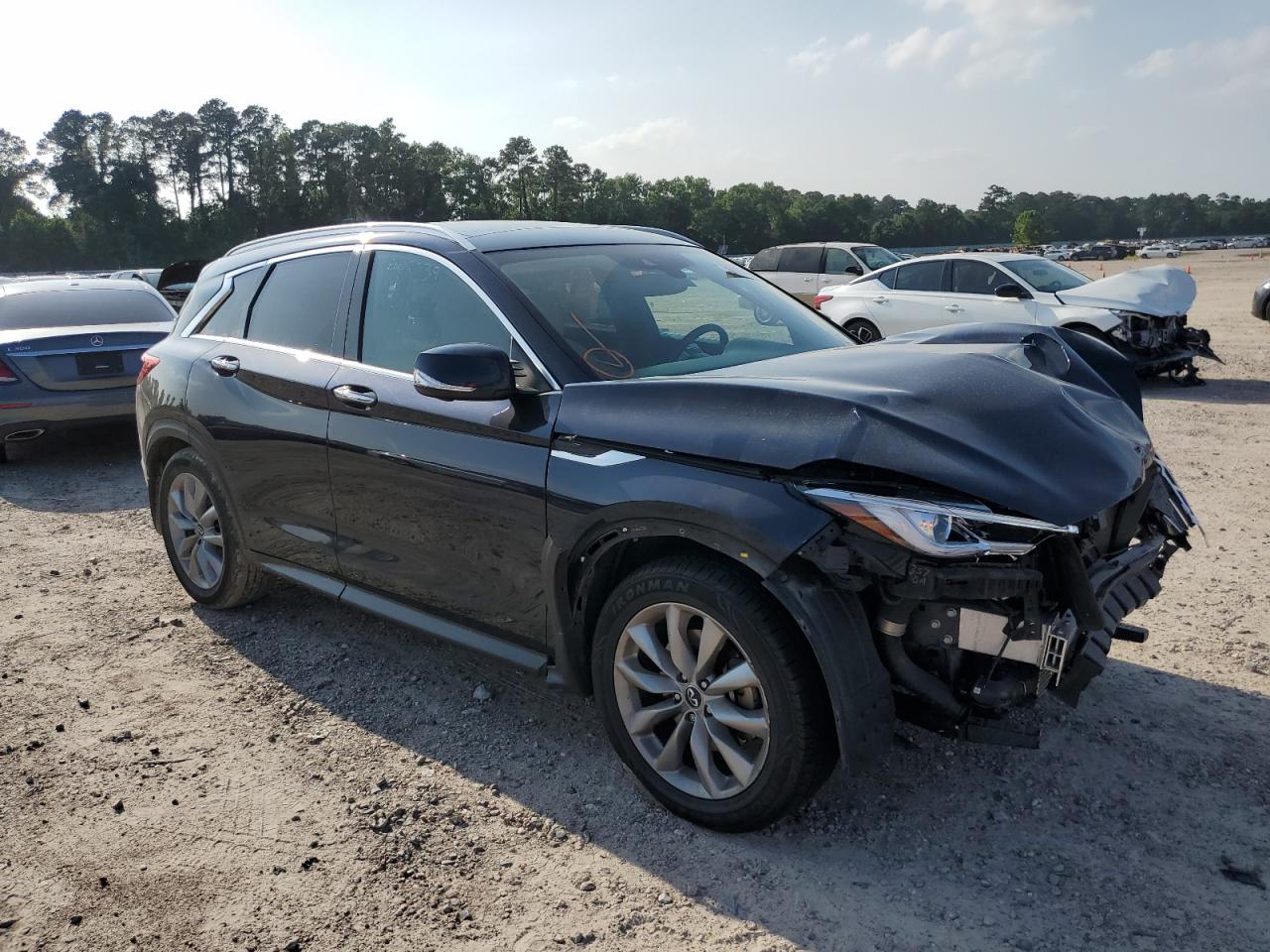 Photo 3 VIN: 3PCAJ5M17KF132758 - INFINITI QX50 