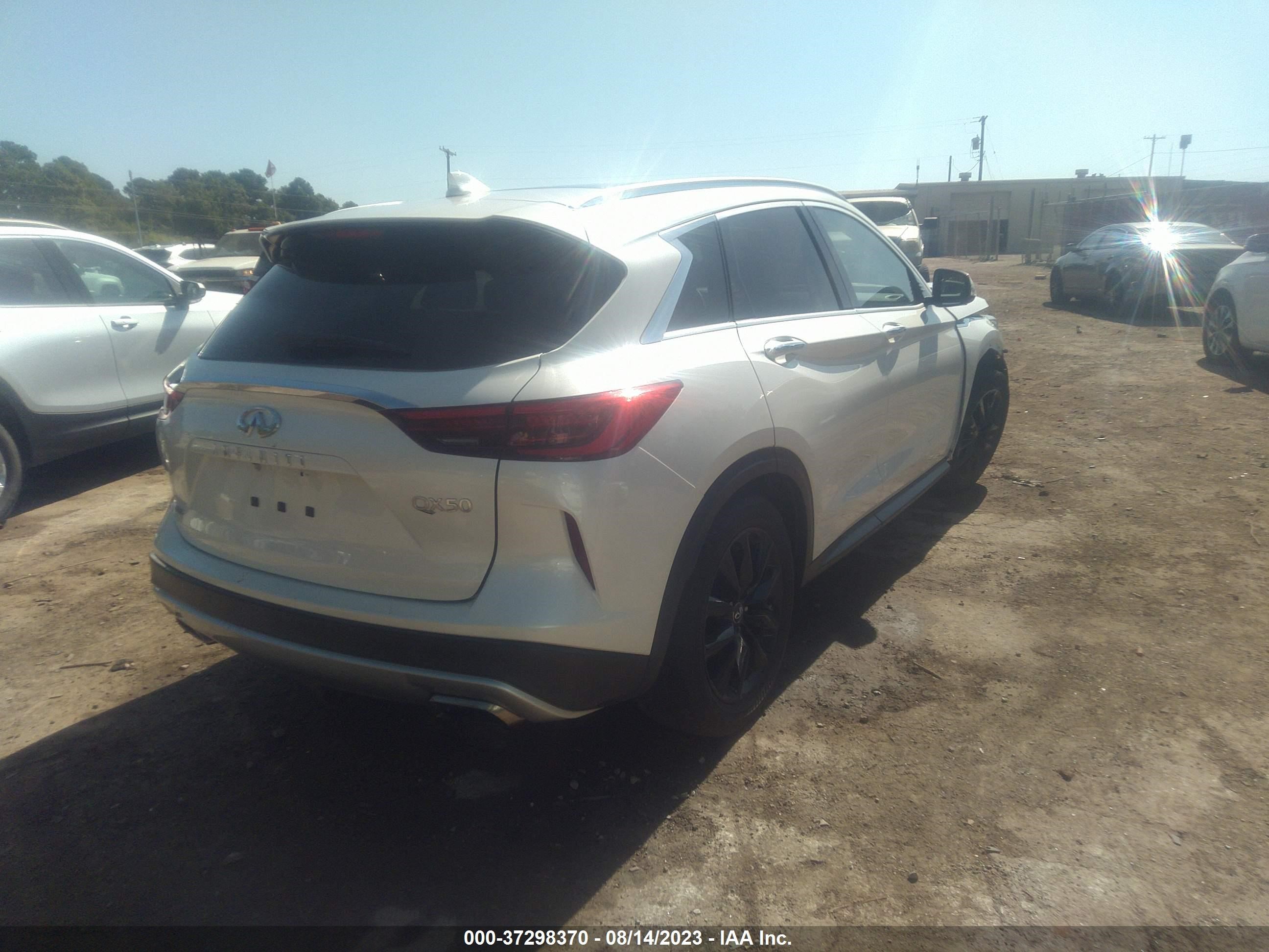 Photo 3 VIN: 3PCAJ5M36KF111157 - INFINITI QX50 