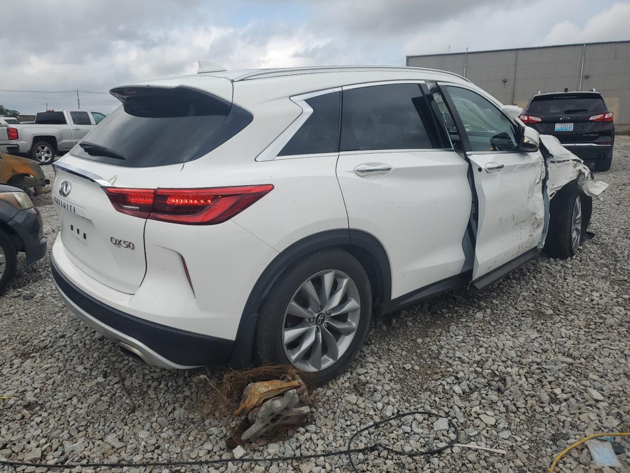 Photo 2 VIN: 3PCAJ5M39LF109095 - INFINITI QX50 