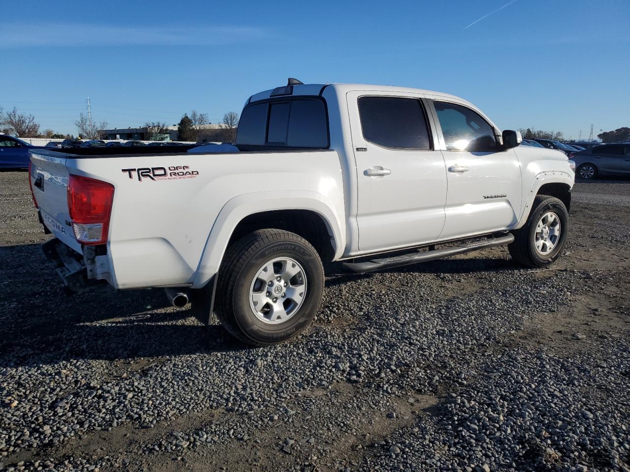 Photo 2 VIN: 3TMAZ5CN0HM045088 - TOYOTA TACOMA 