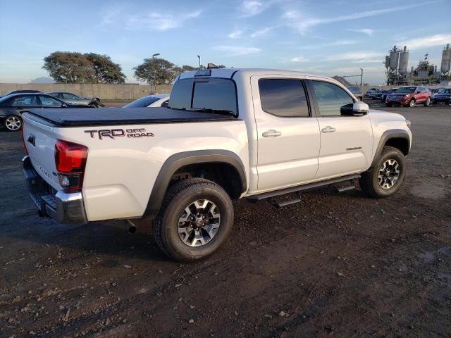 Photo 2 VIN: 3TMAZ5CN0JM062401 - TOYOTA TACOMA DOU 