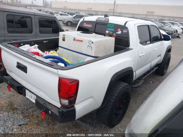 Photo 3 VIN: 3TMAZ5CN2JM060553 - TOYOTA TACOMA 